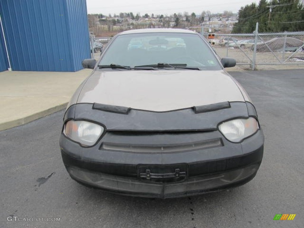 2004 Cavalier Sedan - Sandrift Metallic / Graphite photo #6