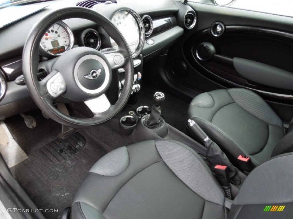Black/Grey Interior 2009 Mini Cooper Clubman Photo #60978925
