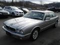 Platinum Silver Metallic - XJ XJ8 L Photo No. 4