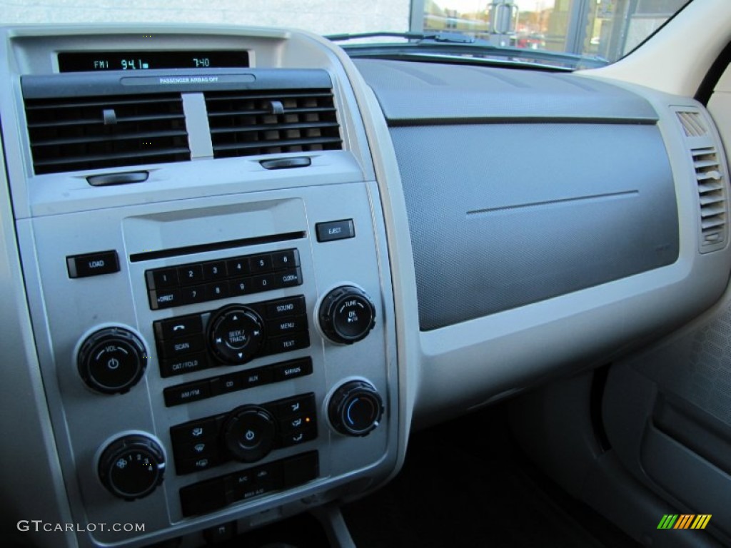 2009 Escape XLT V6 4WD - Brilliant Silver Metallic / Stone photo #17