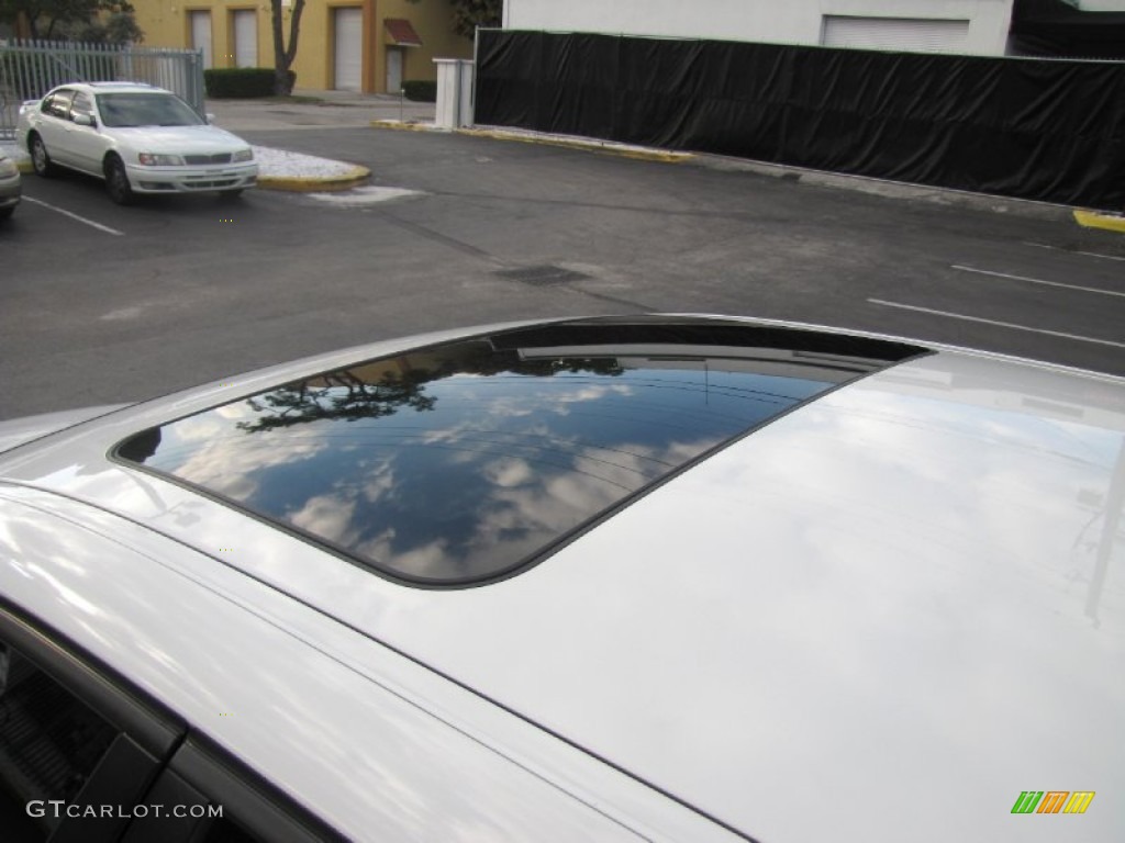 2005 5 Series 545i Sedan - Alpine White / Black photo #18