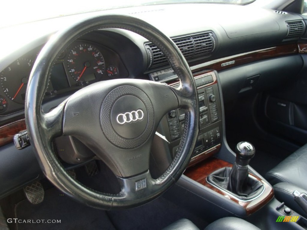 2001 Audi A4 2.8 quattro Sedan Steering Wheel Photos