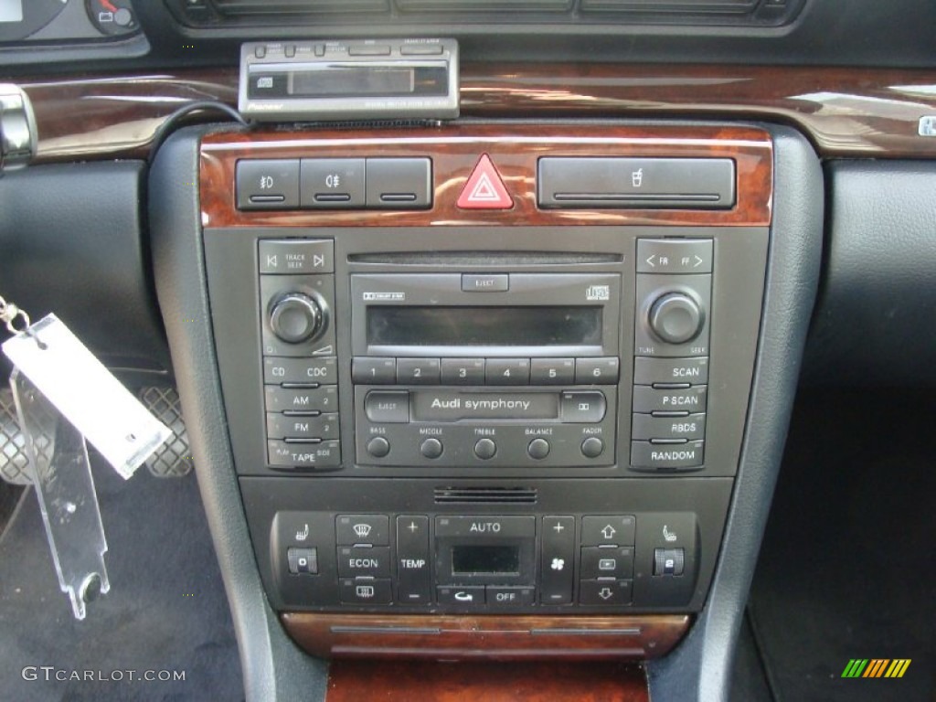 2001 Audi A4 2.8 quattro Sedan Controls Photos