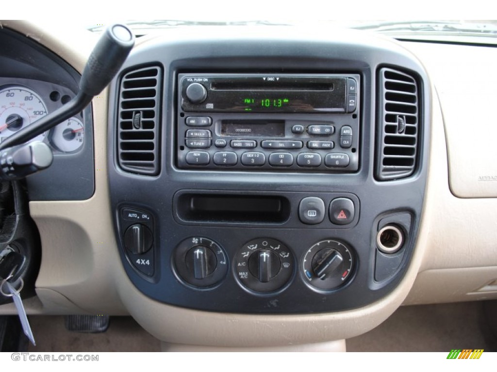 2003 Ford Escape XLS V6 4WD Controls Photos