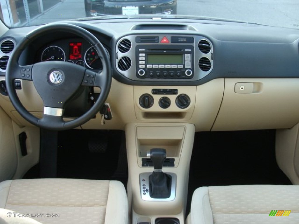 2009 Volkswagen Tiguan SE Sandstone Dashboard Photo #60985585