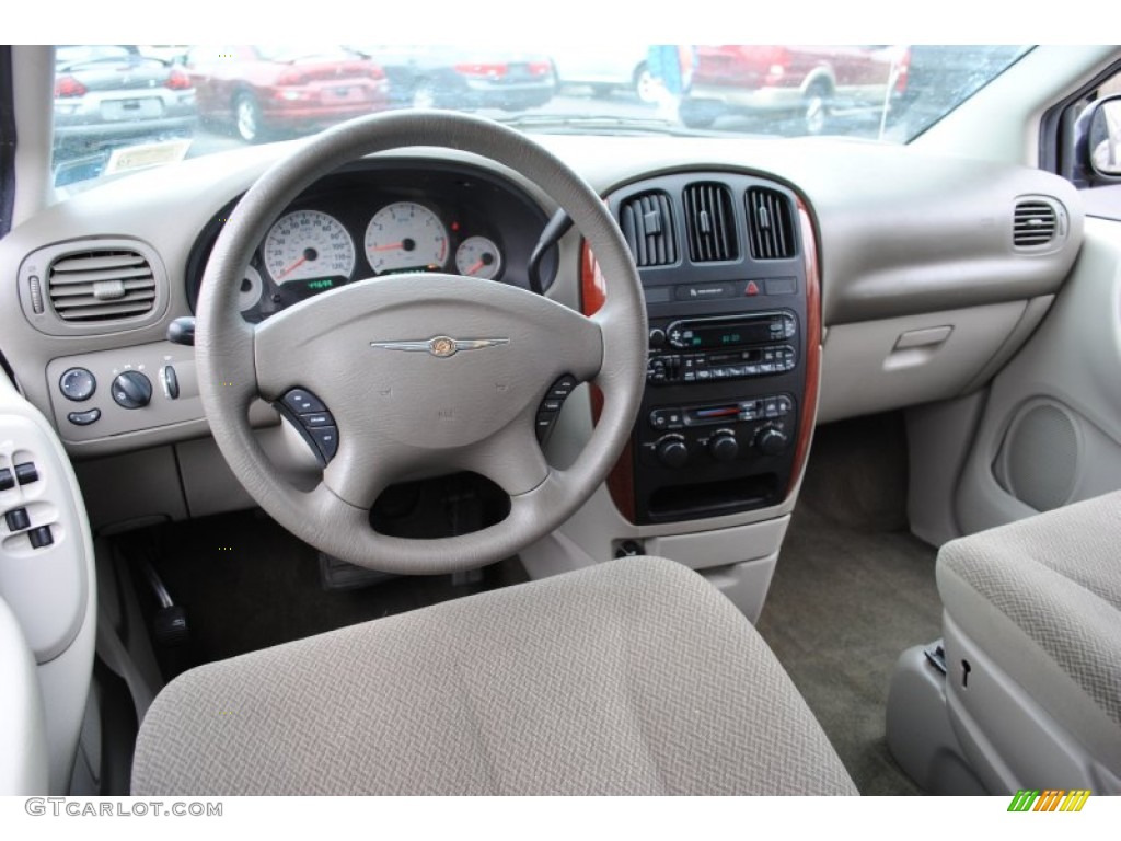 2007 Chrysler Town & Country LX Dark Khaki/Light Graystone Dashboard Photo #60986037