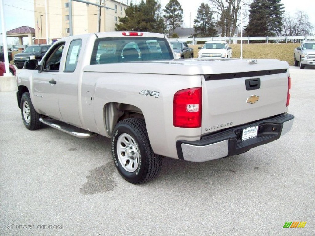 2007 Silverado 1500 Work Truck Extended Cab 4x4 - Doeskin Tan / Dark Titanium Gray photo #2