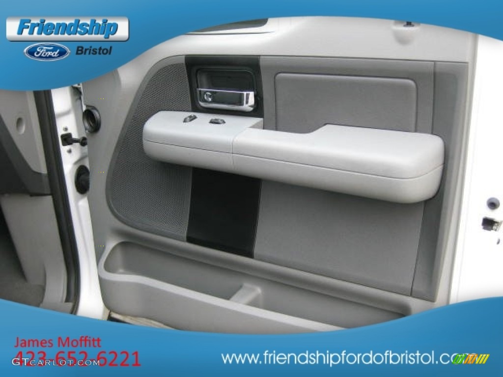 2005 F150 XLT Regular Cab 4x4 - Oxford White / Medium Flint Grey photo #19