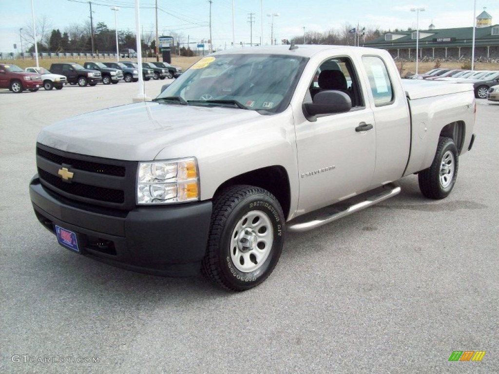 2007 Silverado 1500 Work Truck Extended Cab 4x4 - Doeskin Tan / Dark Titanium Gray photo #11