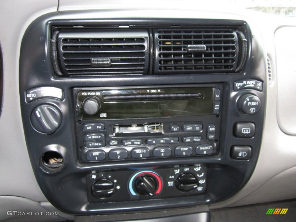 2000 Ford Explorer Sport 4x4 Audio System Photo #60986899