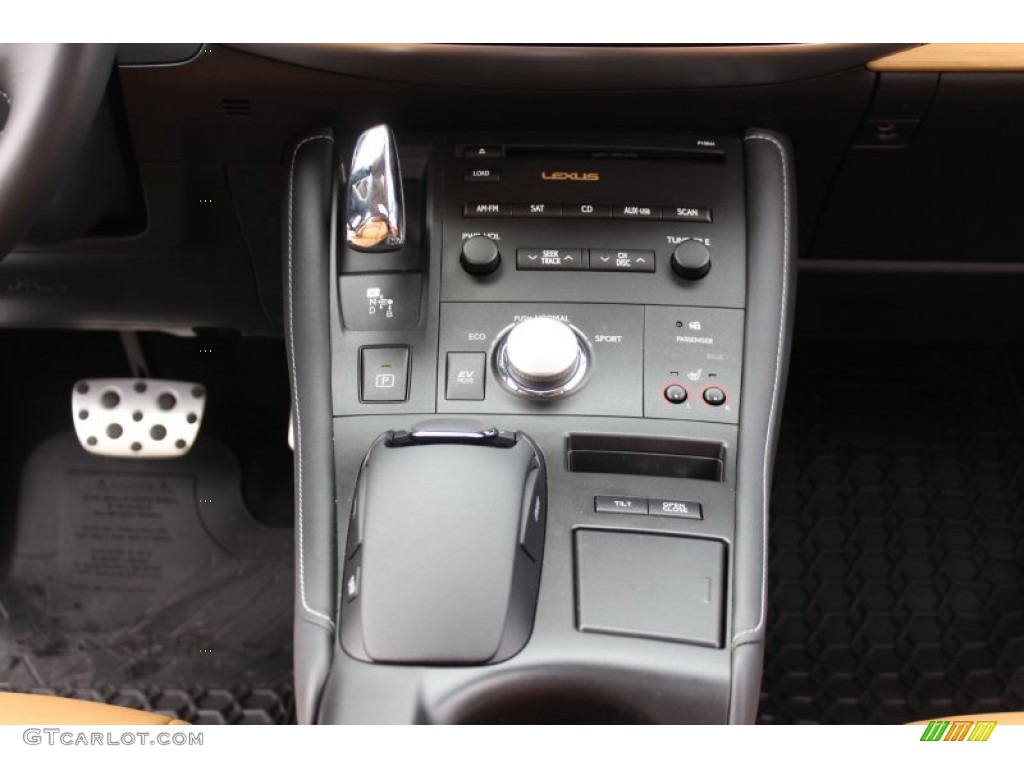 2011 Lexus CT 200h Hybrid Premium Controls Photo #60988225