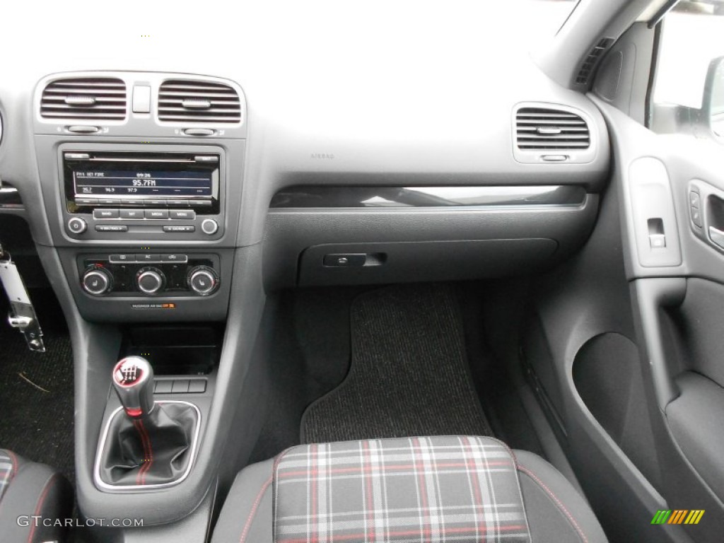 2012 Volkswagen GTI 4 Door Interlagos Plaid Cloth Dashboard Photo #60988714