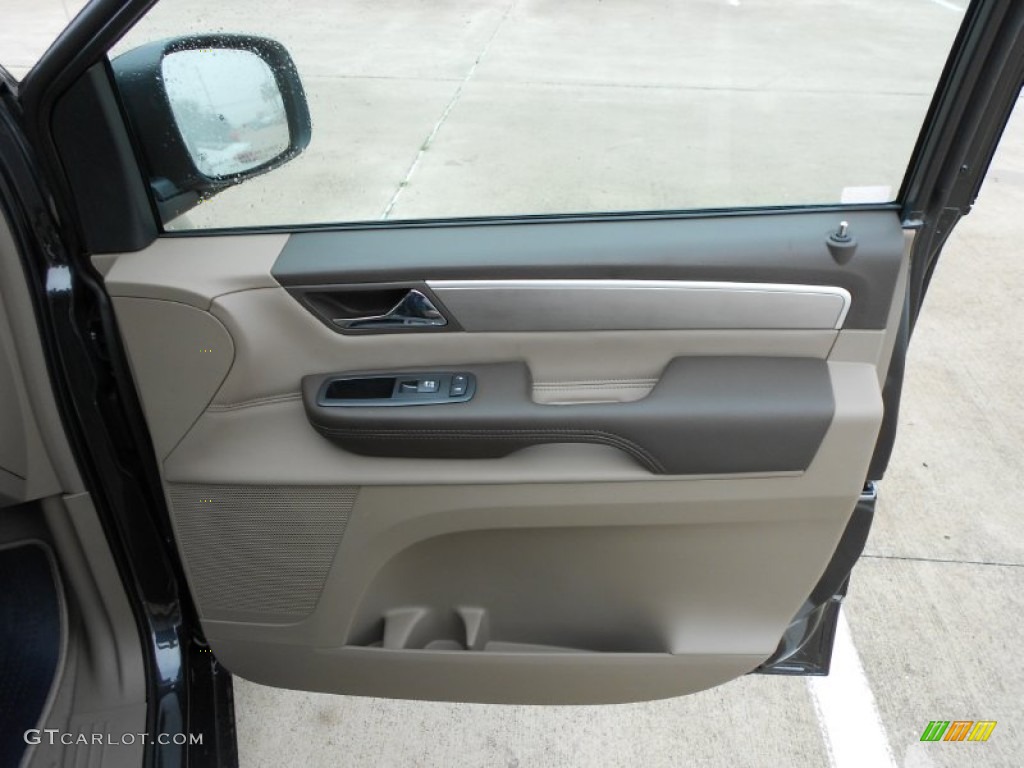 2012 Volkswagen Routan SEL Door Panel Photos