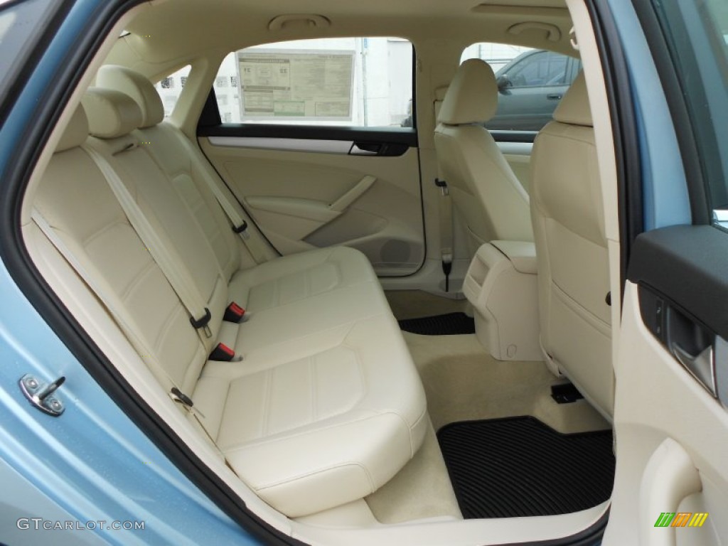 Cornsilk Beige Interior 2012 Volkswagen Passat 2.5L SE Photo #60990217