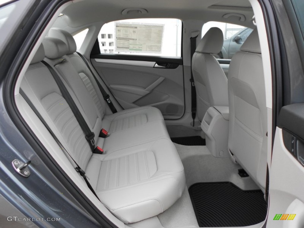Moonrock Gray Interior 2012 Volkswagen Passat V6 SE Photo #60990421