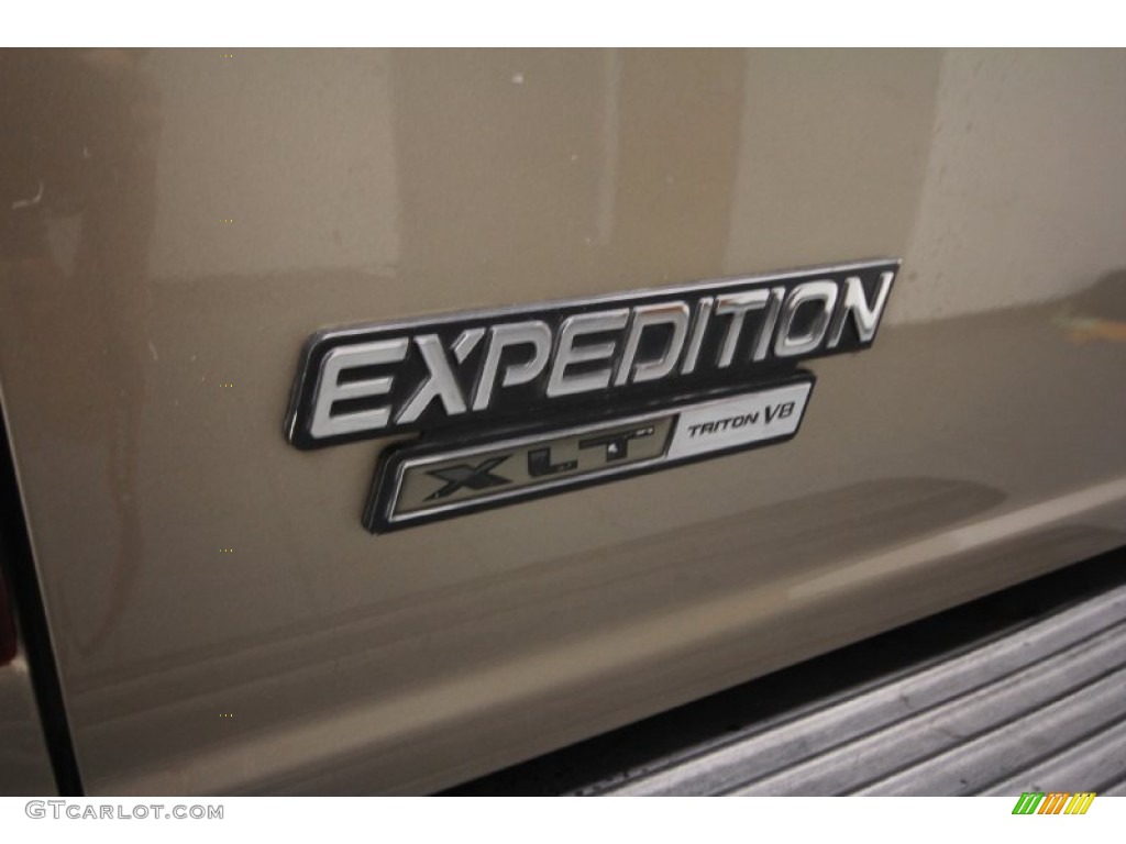 2001 Ford Expedition XLT Marks and Logos Photos