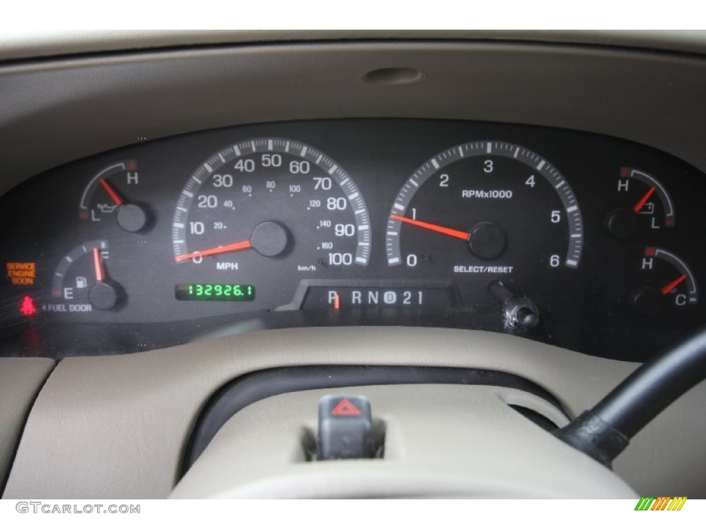 2001 Ford Expedition XLT Gauges Photo #60992602