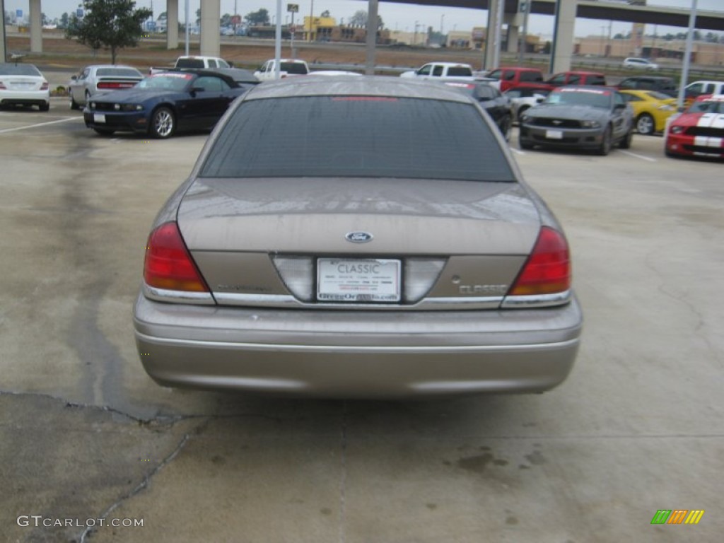 2003 Crown Victoria LX - Gold Ash Metallic / Medium Parchment photo #4