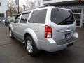 Silver Lightning - Pathfinder SE 4x4 Photo No. 5