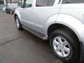 Silver Lightning - Pathfinder SE 4x4 Photo No. 6