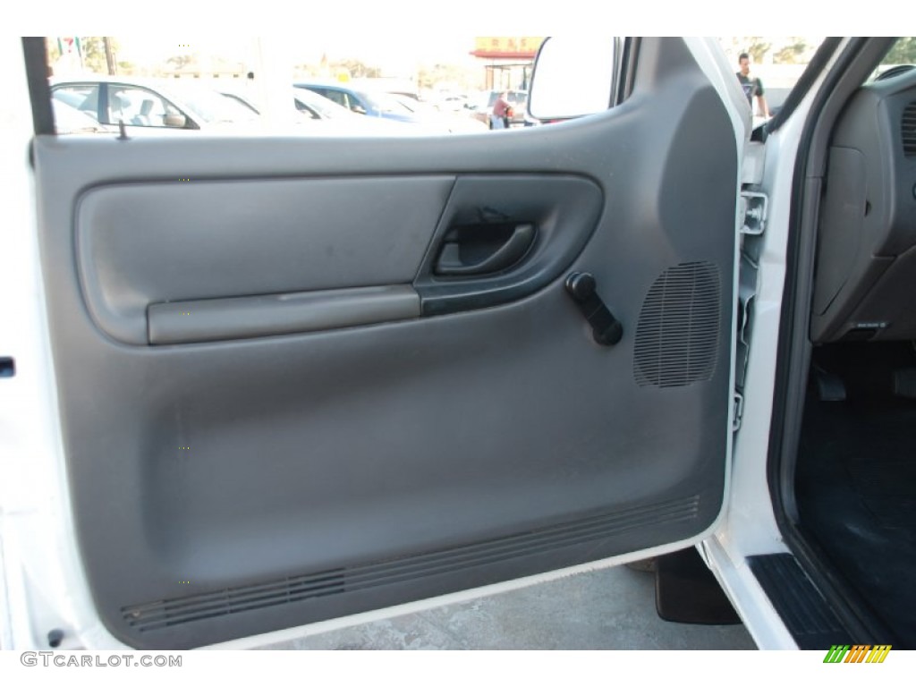 2001 Ranger Regular Cab - Oxford White / Dark Graphite photo #11