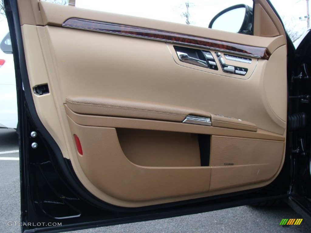 2007 Mercedes-Benz S 550 Sedan Cashmere/Savanna Door Panel Photo #60997768
