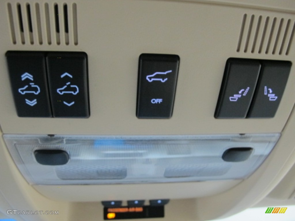2008 Cadillac Escalade AWD Controls Photo #60998272