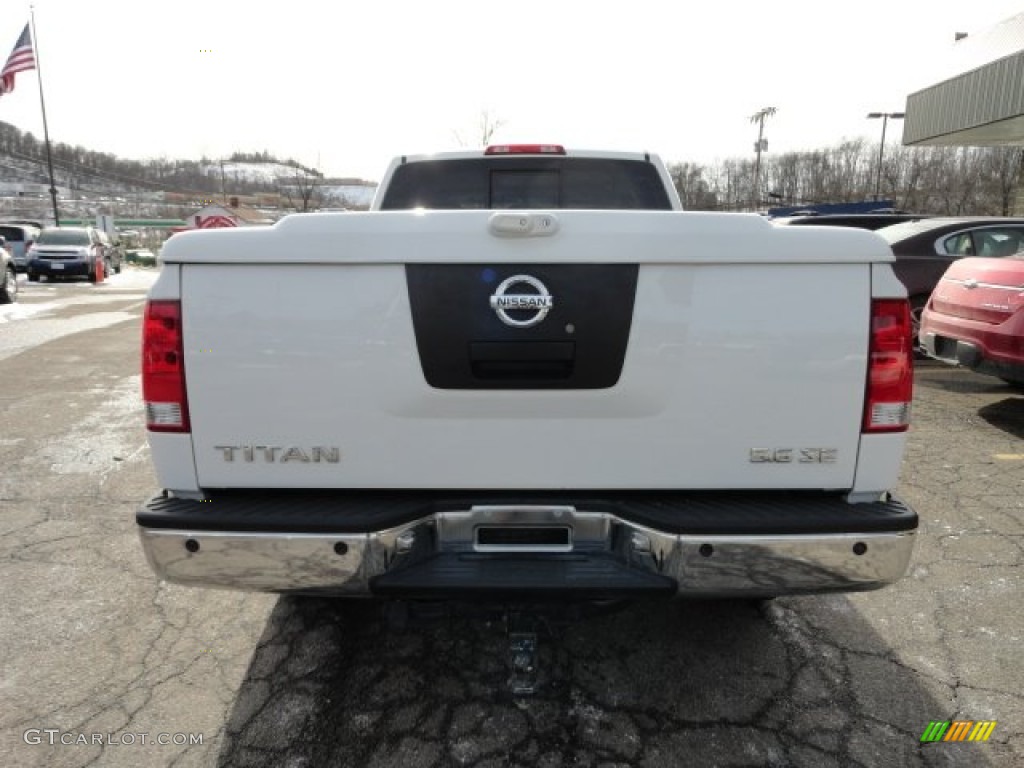 2006 Titan SE King Cab 4x4 - White / Graphite/Titanium photo #3
