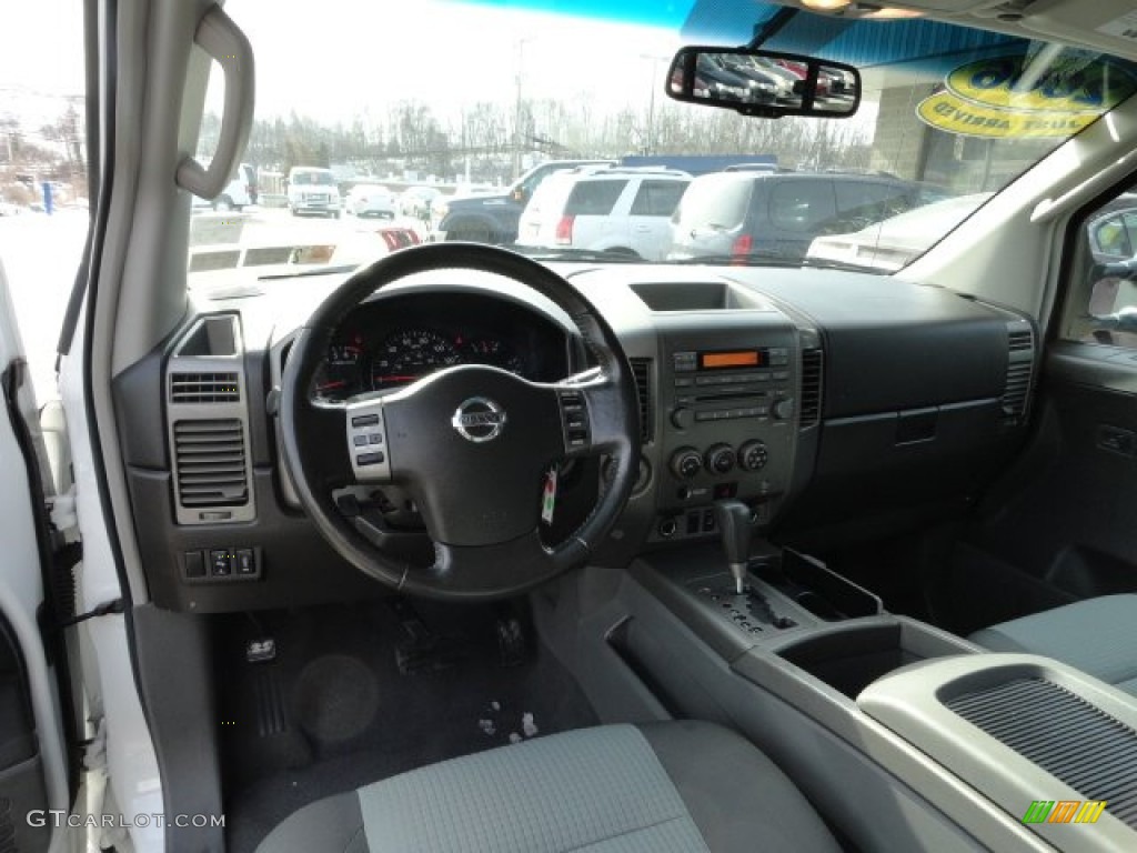 2006 Titan SE King Cab 4x4 - White / Graphite/Titanium photo #12