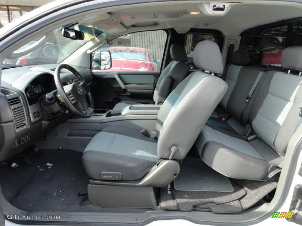 2006 Titan SE King Cab 4x4 - White / Graphite/Titanium photo #13