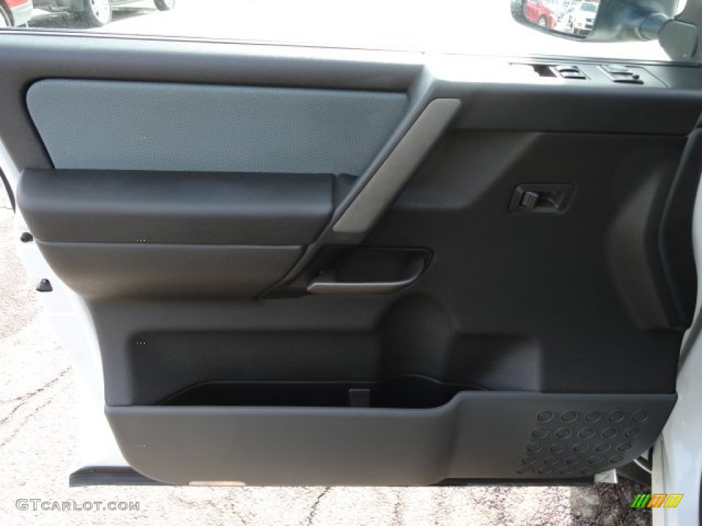 2006 Titan SE King Cab 4x4 - White / Graphite/Titanium photo #14