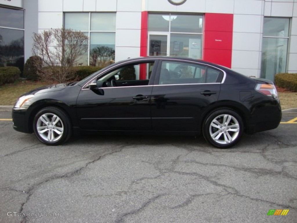 2010 Altima 3.5 SR - Super Black / Charcoal photo #3