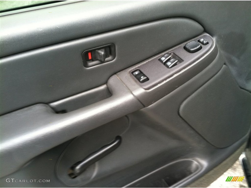 2004 Silverado 1500 LS Extended Cab 4x4 - Black / Dark Charcoal photo #9