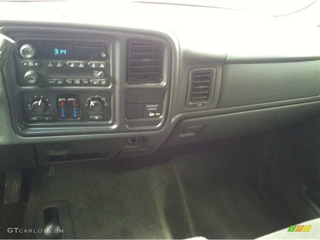 2004 Silverado 1500 LS Extended Cab 4x4 - Black / Dark Charcoal photo #12