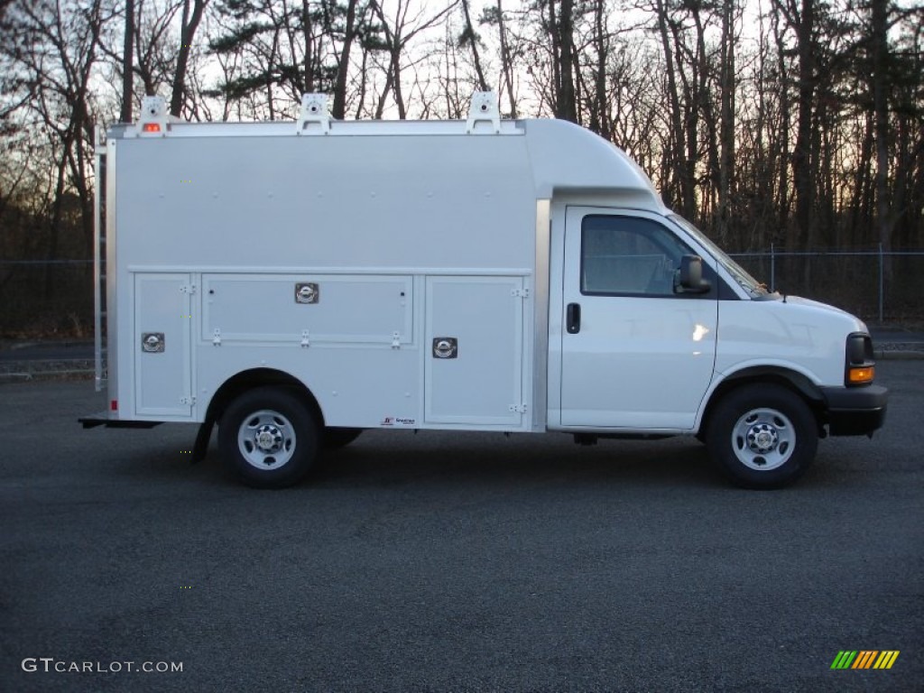 Summit White 2012 Chevrolet Express Cutaway 3500 Commercial Moving Truck Exterior Photo #61004557