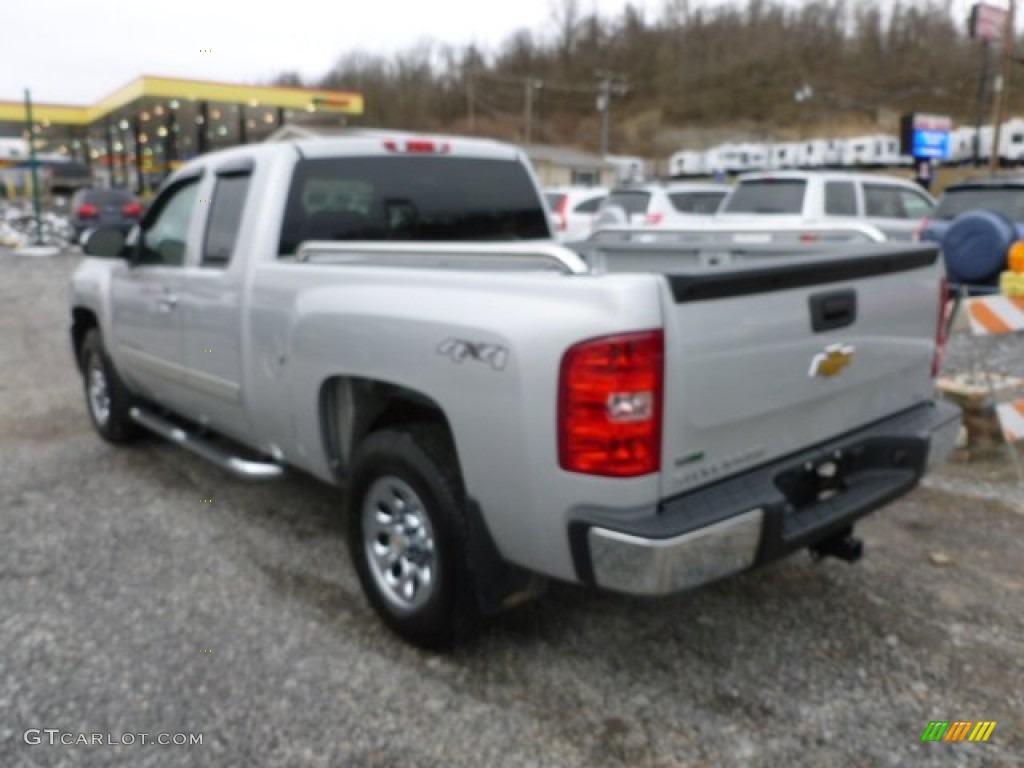 2011 Silverado 1500 LS Extended Cab 4x4 - Sheer Silver Metallic / Dark Titanium photo #4