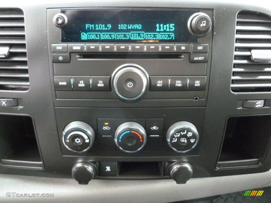 2011 Silverado 1500 LS Extended Cab 4x4 - Sheer Silver Metallic / Dark Titanium photo #14