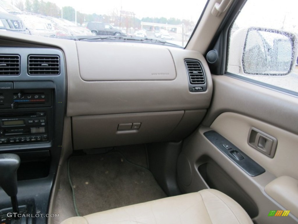 1996 4Runner SR5 - Desert Dune Metallic / Beige photo #17