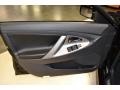 Black - Camry SE Photo No. 14