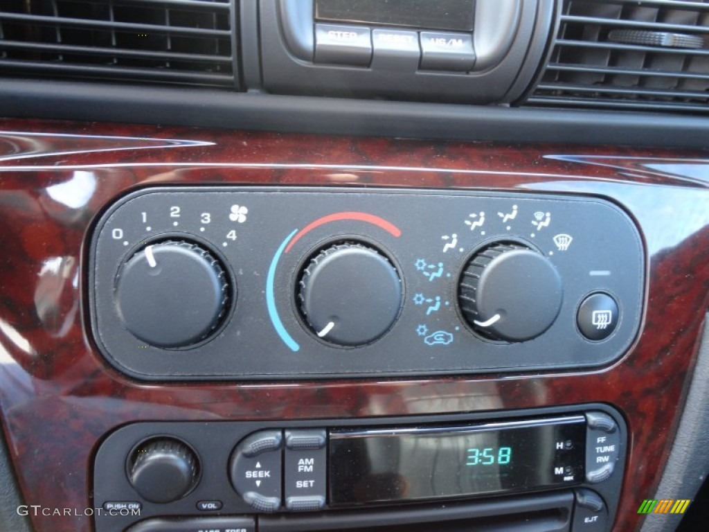 2001 Chrysler Sebring LXi Sedan Controls Photo #61013449