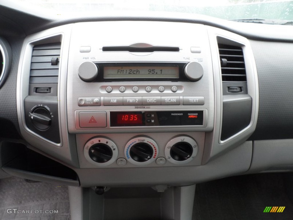 2007 Toyota Tacoma V6 TRD Sport Double Cab 4x4 Controls Photo #61015420