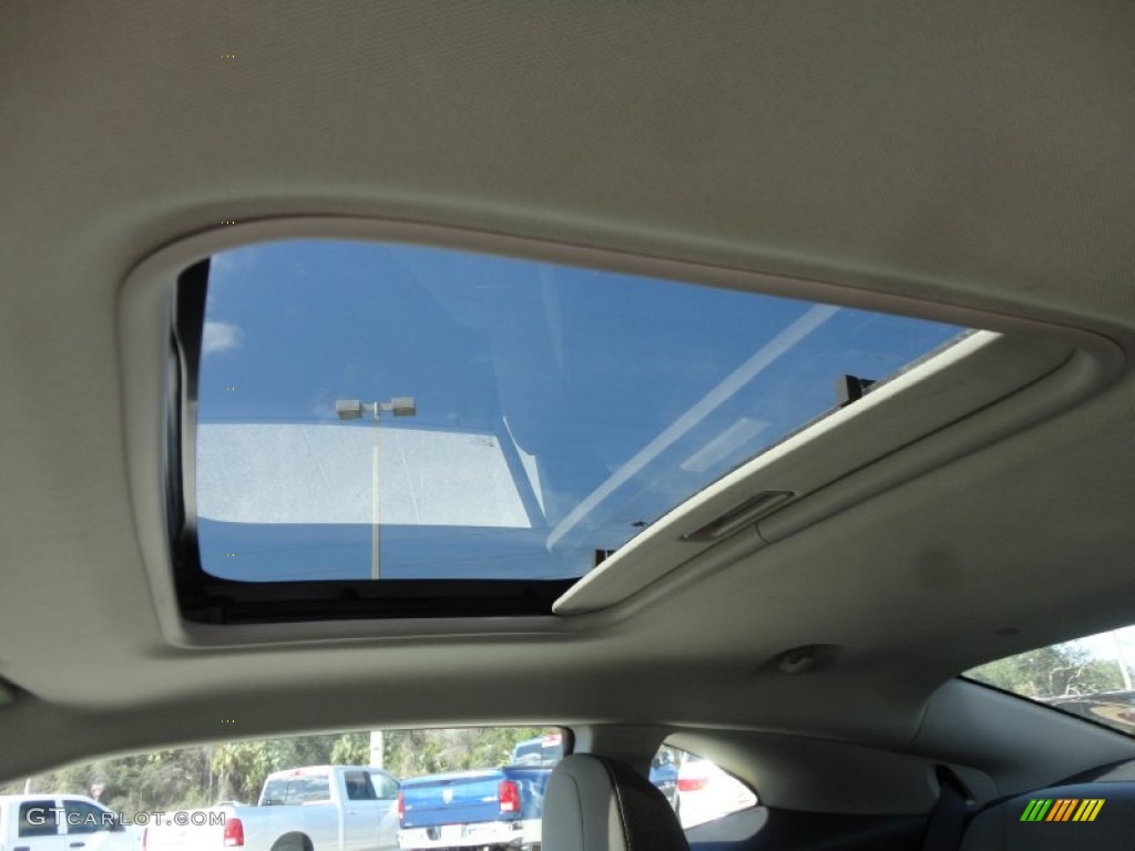 2011 Chevrolet Camaro LT Coupe Sunroof Photos