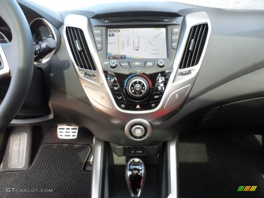 2012 Hyundai Veloster Standard Veloster Model Controls Photo #61017928