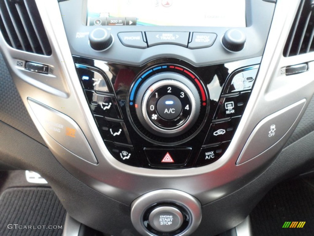 2012 Hyundai Veloster Standard Veloster Model Controls Photo #61017940