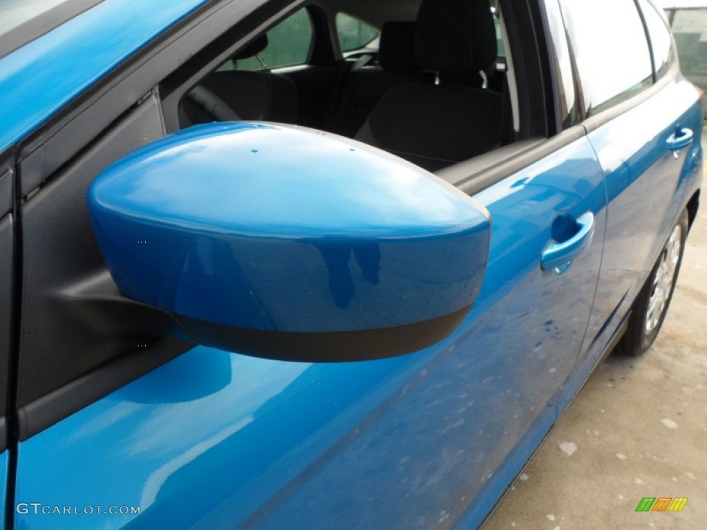 2012 Focus SE 5-Door - Blue Candy Metallic / Charcoal Black photo #12