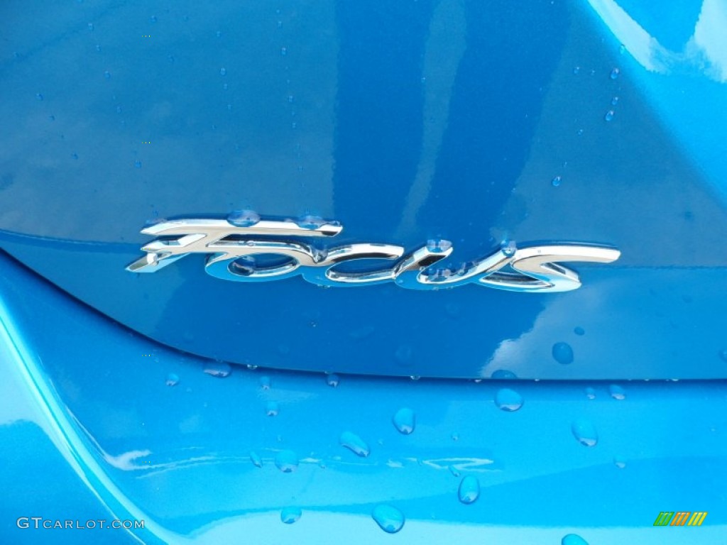 2012 Focus SE 5-Door - Blue Candy Metallic / Charcoal Black photo #14