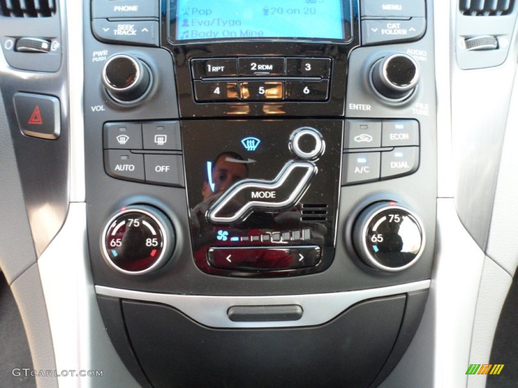 2012 Hyundai Sonata Hybrid Controls Photo #61021441