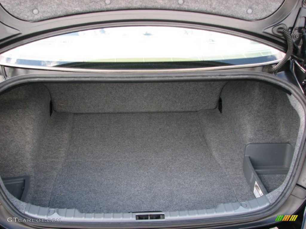 2006 BMW 3 Series 325i Sedan Trunk Photo #61027624