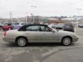 2004 Pueblo Gold Metallic Lincoln Town Car Signature  photo #8