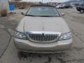 2004 Pueblo Gold Metallic Lincoln Town Car Signature  photo #10